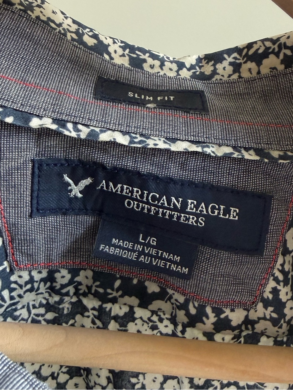 American Eagle Navy and White Floral Button Down Shirt - Picture 4 of 7